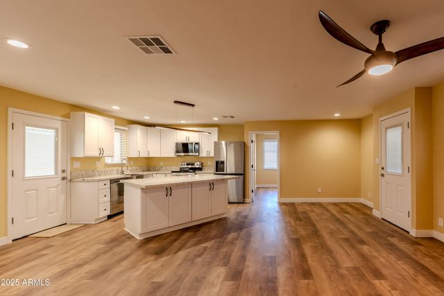 10201 N 99TH Avenue 165, Peoria, AZ 85345