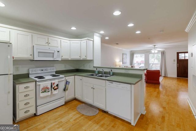 490 Barnett Shoals Road 207, Athens, GA 30605