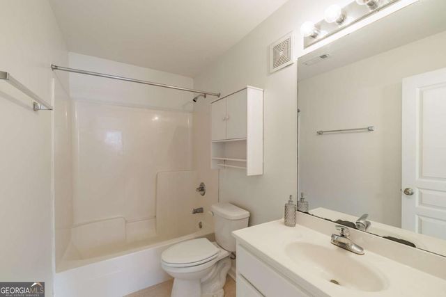 490 Barnett Shoals Road 207, Athens, GA 30605