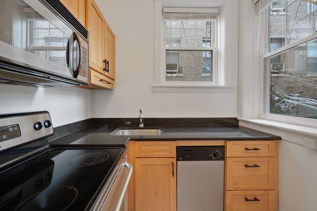 4310 N Clarendon Avenue 1021, Chicago, IL 60613