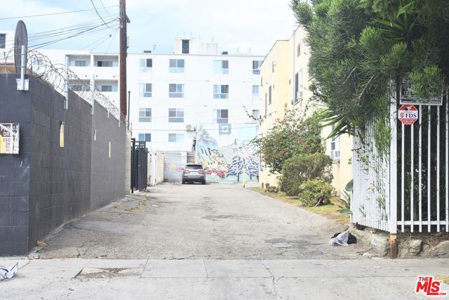 904 N Western Avenue, Los Angeles, CA 90029