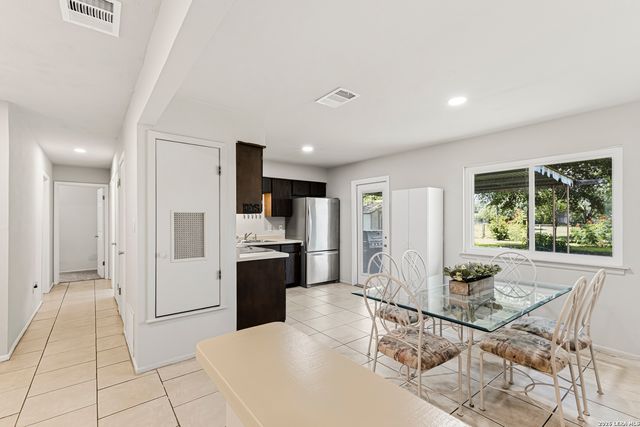 10910 Wayward, San Antonio, TX 78217