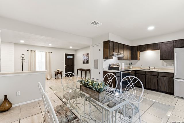 10910 Wayward, San Antonio, TX 78217