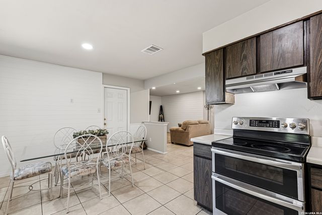 10910 Wayward, San Antonio, TX 78217