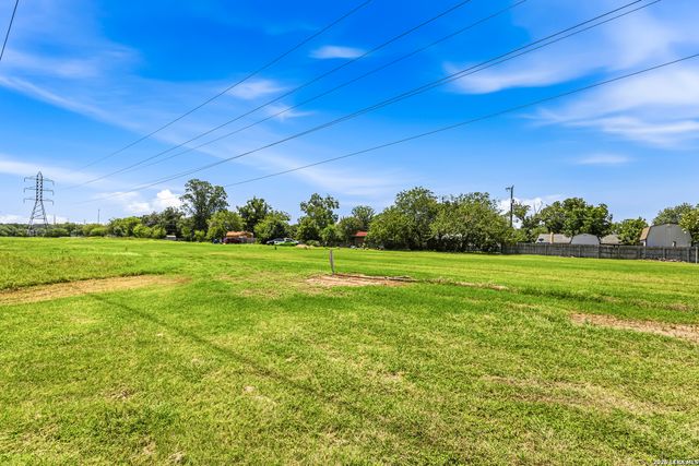 10910 Wayward, San Antonio, TX 78217