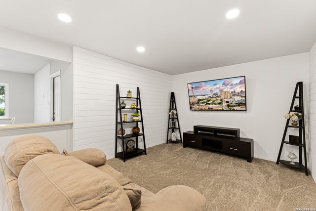 10910 Wayward, San Antonio, TX 78217