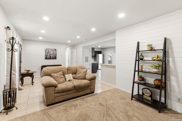 10910 Wayward, San Antonio, TX 78217