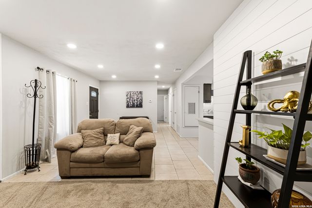 10910 Wayward, San Antonio, TX 78217
