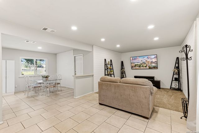 10910 Wayward, San Antonio, TX 78217