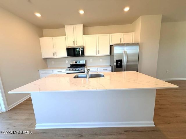 106 Clinton Street, Sicklerville, NJ 08081