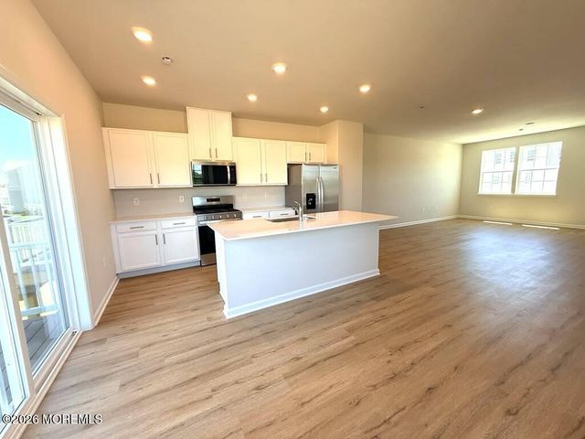 106 Clinton Street, Sicklerville, NJ 08081