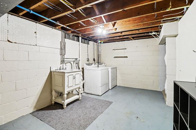 3558 Dover Street, Dexter, MI 48130