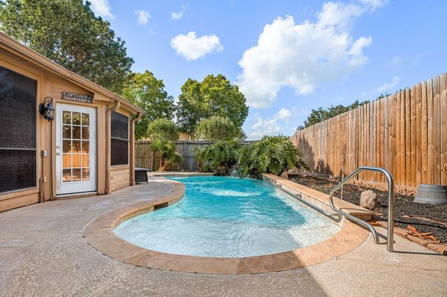 310 Cedar Lake Drive, League City, TX 77573