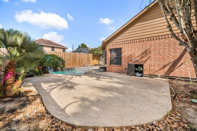 310 Cedar Lake Drive, League City, TX 77573