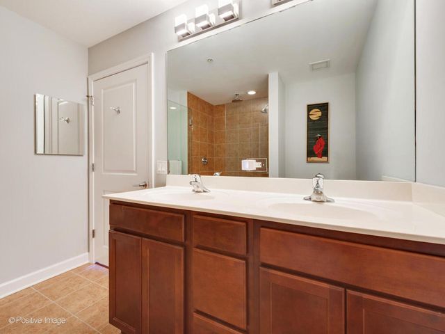 100 E 14th Street 1502, Chicago, IL 60605