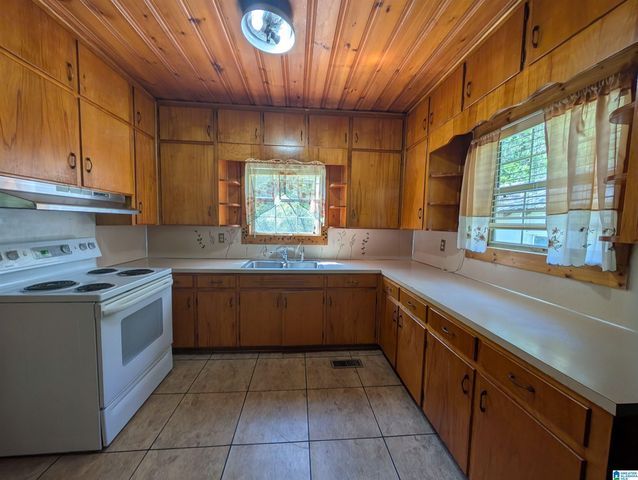 24 W GLADE ROAD, Anniston, AL 36206