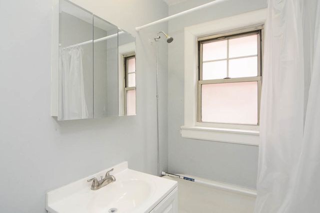 3265 W Wrightwood Avenue 1W, Chicago, IL 60647