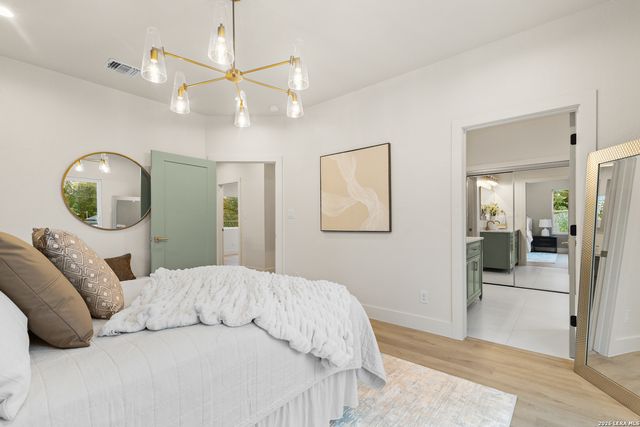 235 Oelkers, San Antonio, TX 78204