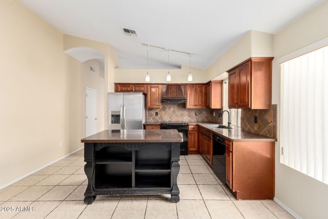 941 N BLACKBIRD Drive, Gilbert, AZ 85234