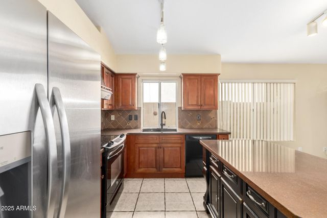 941 N BLACKBIRD Drive, Gilbert, AZ 85234