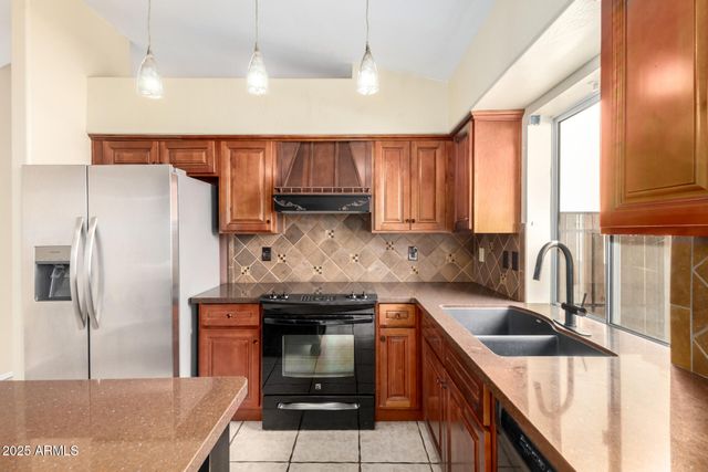 941 N BLACKBIRD Drive, Gilbert, AZ 85234