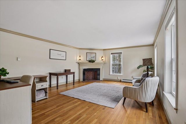 50 Hearthside Circle, Bedford, NH 03110