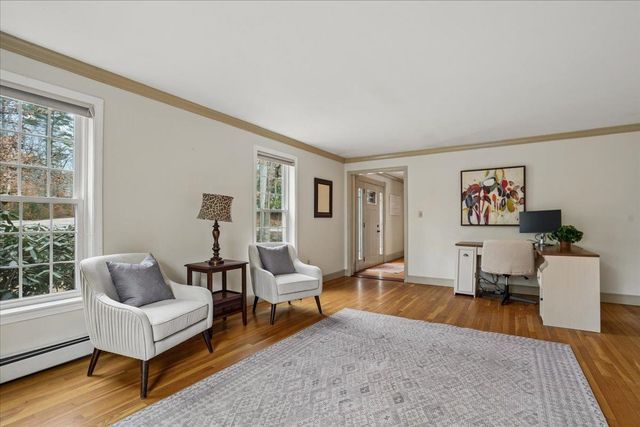 50 Hearthside Circle, Bedford, NH 03110