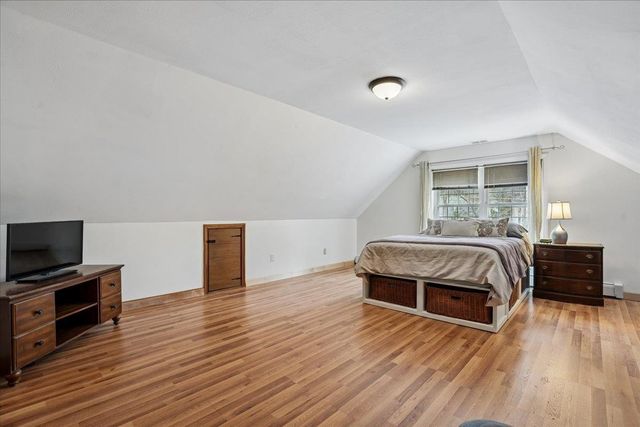 50 Hearthside Circle, Bedford, NH 03110