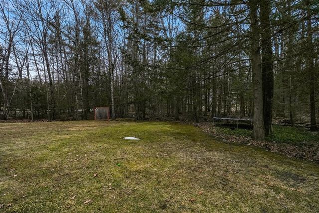 50 Hearthside Circle, Bedford, NH 03110