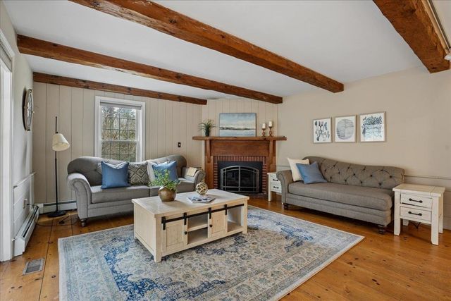 50 Hearthside Circle, Bedford, NH 03110