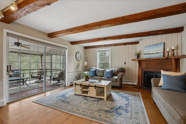 50 Hearthside Circle, Bedford, NH 03110