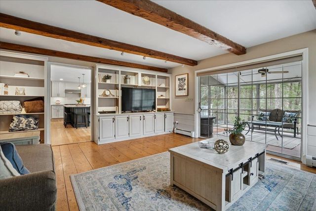 50 Hearthside Circle, Bedford, NH 03110