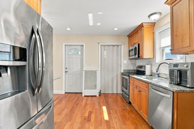 7 Geneva Avenue, Lynn, MA 01905