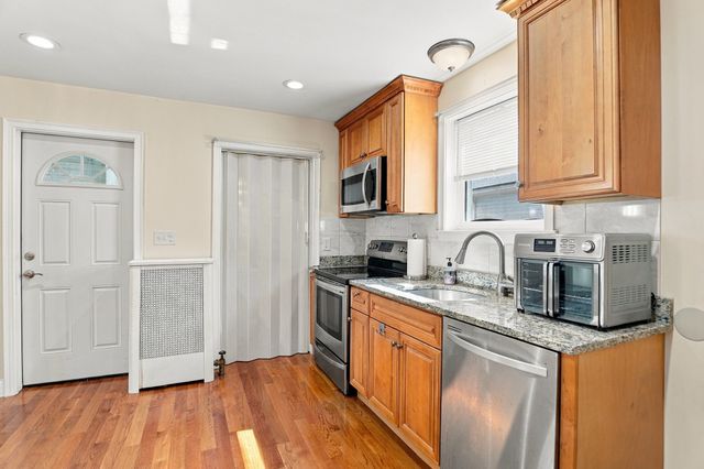 7 Geneva Avenue, Lynn, MA 01905