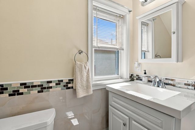 7 Geneva Avenue, Lynn, MA 01905