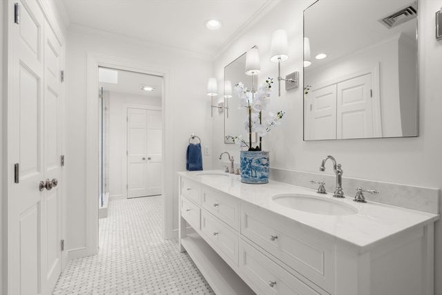 172 Country Drive, Weston, MA 02493