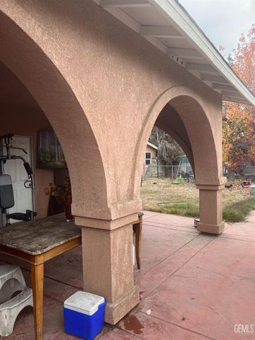 2313 Kamar Street, Bakersfield, CA 93305