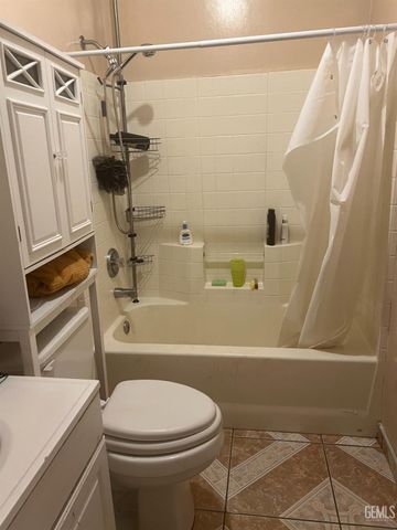 2313 Kamar Street, Bakersfield, CA 93305