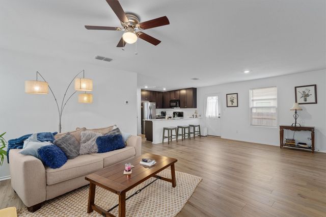 468 Marty Allen LOOP, Jarrell, TX 76537