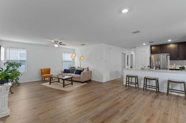 468 Marty Allen LOOP, Jarrell, TX 76537
