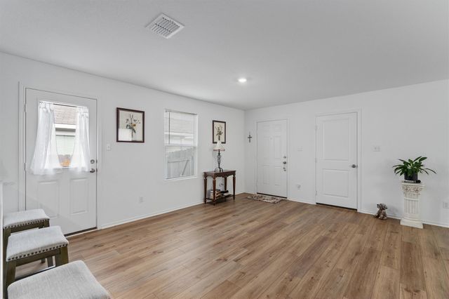468 Marty Allen LOOP, Jarrell, TX 76537