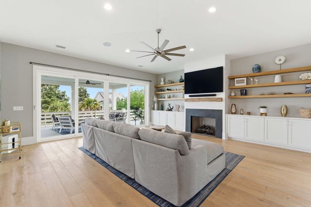 517 Carolina Boulevard, Isle Of Palms, SC 29451