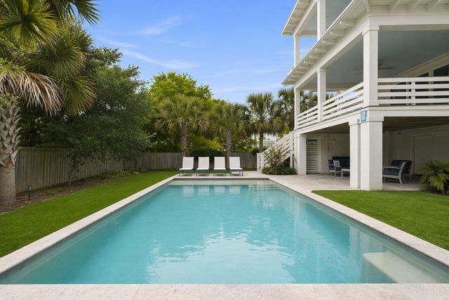 517 Carolina Boulevard, Isle Of Palms, SC 29451
