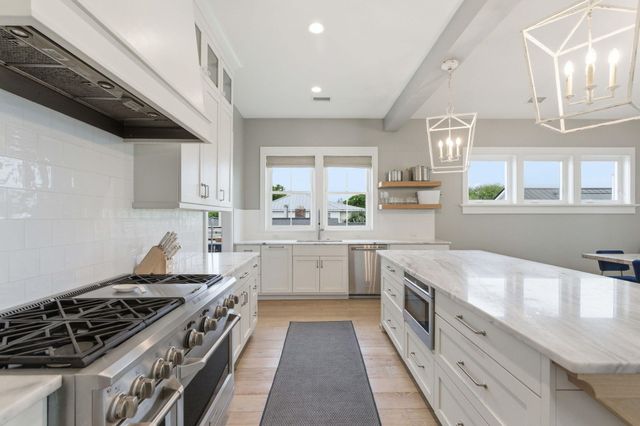 517 Carolina Boulevard, Isle Of Palms, SC 29451