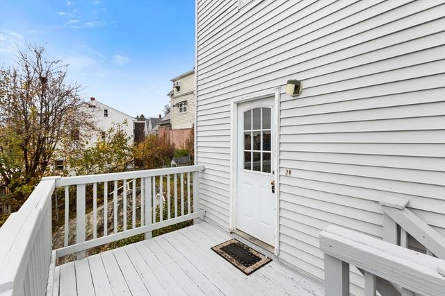 14 Mt Pleasant Place, Lynn, MA 01902