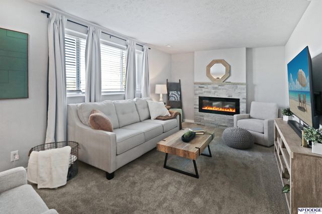 8020 S 200 Street, Gretna, NE 68028