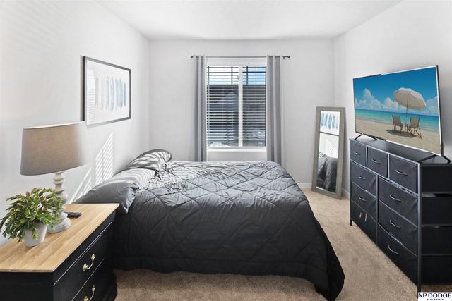 8020 S 200 Street, Gretna, NE 68028