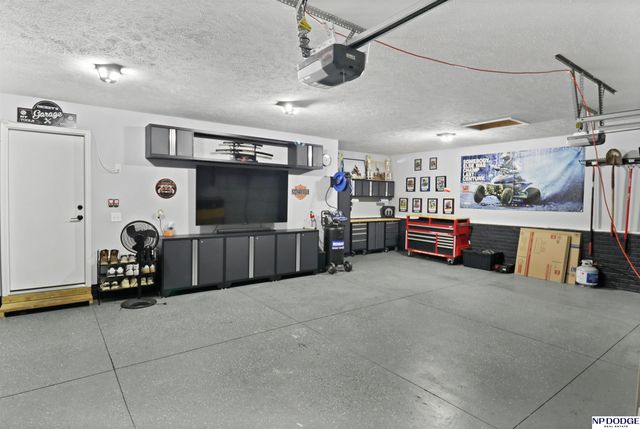 8020 S 200 Street, Gretna, NE 68028