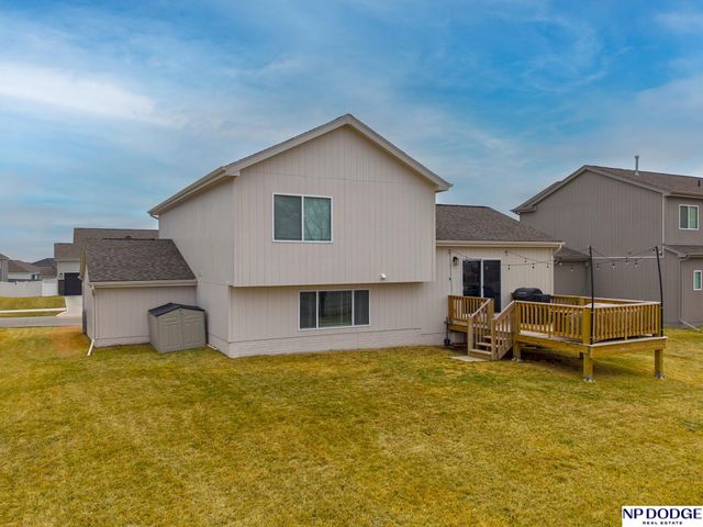 8020 S 200 Street, Gretna, NE 68028