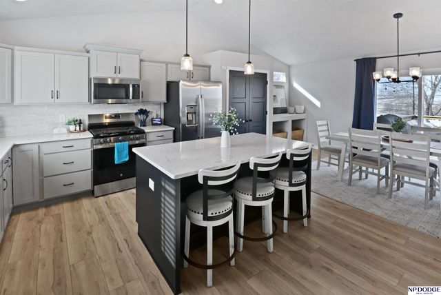 8020 S 200 Street, Gretna, NE 68028